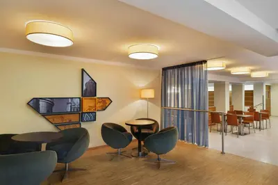 Ein Sitzbereich in der Unterkunft Four Points Flex by Sheraton Vienna Hauptbahnhof