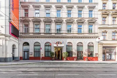 Das Gebäude in dem sich das Hotel befindet