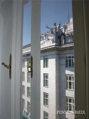 Das Gebäude in dem sich das Hotel befindet