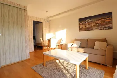 Ein Sitzbereich in der Unterkunft Brilliant View Balcony Home, Modern, Stylish and optional Parking