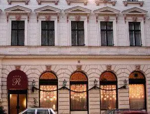 Das Gebäude in dem sich das Aparthotel befindet