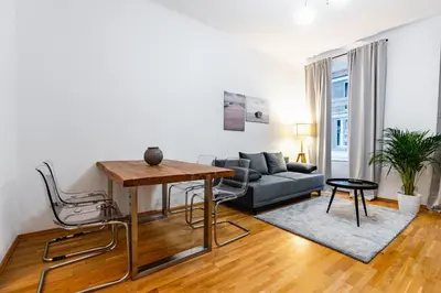 Ein Sitzbereich in der Unterkunft Spacious 3-room apt. 15 min to the city center