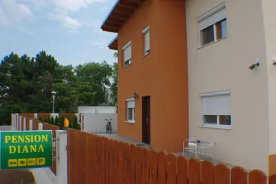 Das Gebäude in dem sich die Pension befindet