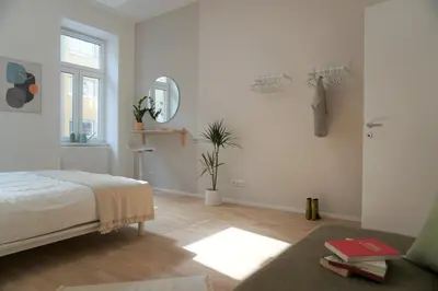 Ein Bett oder Betten in einem Zimmer der Unterkunft Modern 2Br Apartments - Full Kitchen - Schönbrunn Area - 15 Mins to City Center