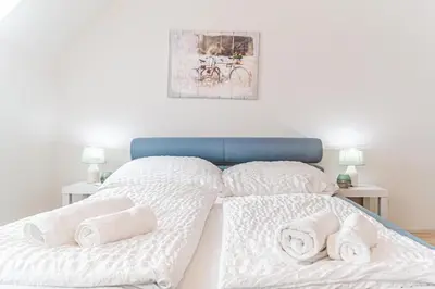 Ein Bett oder Betten in einem Zimmer der Unterkunft Charming 2 Apartments Ideal for Extended Stays