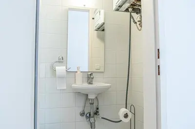 Ein Badezimmer in der Unterkunft Charming 2 Apartments Ideal for Extended Stays