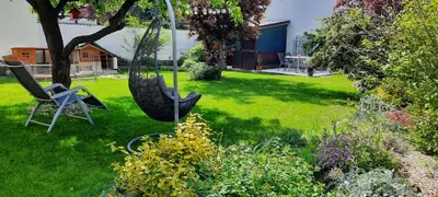 Ein Garten an der Unterkunft Ferienhaus Lina