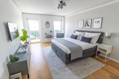 Ein Bett oder Betten in einem Zimmer der Unterkunft Boutique Sky City Apt. with BALCONY / TOP SPOT