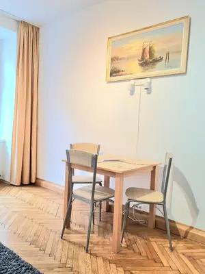 Ein Sitzbereich in der Unterkunft CENTER ! 3 stops away from the Center of Vienna!