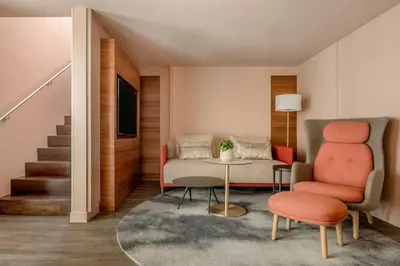 Ein Sitzbereich in der Unterkunft Vienna Marriott Hotel