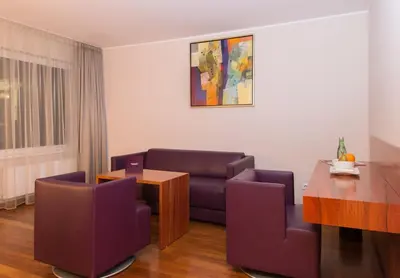 Ein Sitzbereich in der Unterkunft Pakat Suites