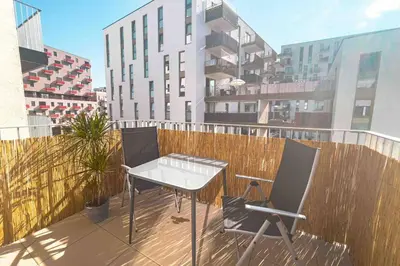 Grundriss der Unterkunft Modern & Sunny 52m2 Apartment with Balcony & Fast WIFI