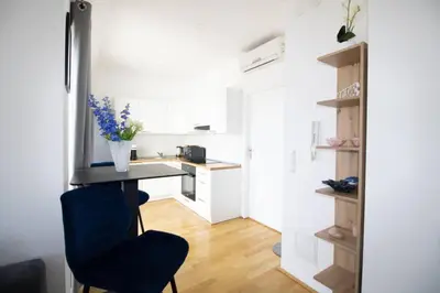 Grundriss der Unterkunft Sunny & Cozy Penthouse with Balcony l DG4'14