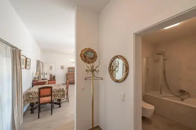 Ein Badezimmer in der Unterkunft Villa Musik - apartments in historical Villa , Baden