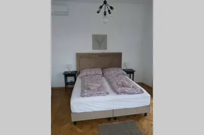 Ein Bett oder Betten in einem Zimmer der Unterkunft Lovely new 2 bedroom near hannovamarkt