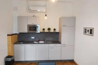 Küche/Küchenzeile in der Unterkunft Lovely new 2 bedroom near hannovamarkt