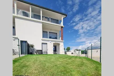 Das Gebäude in dem sich die Ferienwohnung befindet