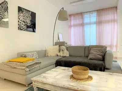 Ein Sitzbereich in der Unterkunft Stadtsuite mit Sauna in Wiener Neustadt 135 m2