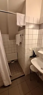 Ein Badezimmer in der Unterkunft Gästehaus Deutscher Orden Wien