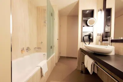 Ein Badezimmer in der Unterkunft Lindner Hotel Vienna Am Belvedere, part of JdV by Hyatt