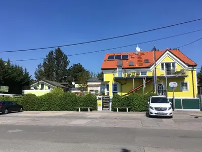 Das Gebäude in dem sich die Ferienwohnung befindet