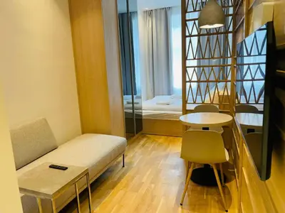 Ein Sitzbereich in der Unterkunft ZEUS DESIGN Compact City Aparmtent