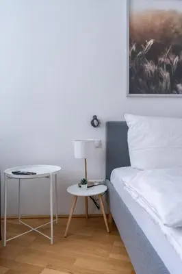 Ein Bett oder Betten in einem Zimmer der Unterkunft Stylish studio with air con & free parking