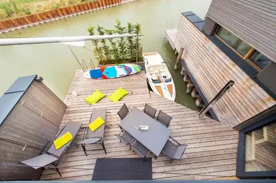 Ein Sitzbereich in der Unterkunft Seehaus SeeZeit - Am Hafen