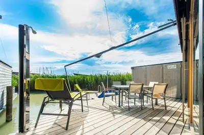 Ein Balkon oder eine Terrasse in der Unterkunft Seehaus LakeSide - Am Hafen
