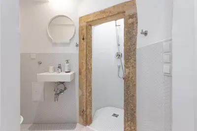 Ein Badezimmer in der Unterkunft Old Town Vienna Central Apartment