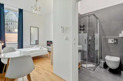 Ein Badezimmer in der Unterkunft 522 Mbit Wifi I Air Conditioning I Free Parking