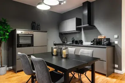 Küche/Küchenzeile in der Unterkunft Authentic apartment next to Schwedenplatz