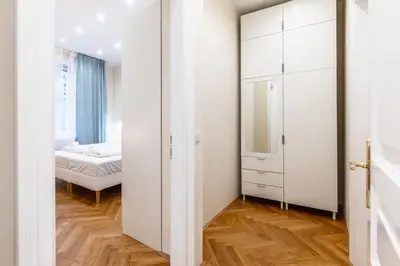 Ein Bett oder Betten in einem Zimmer der Unterkunft Spacious 2 bedroom apartment nearby center