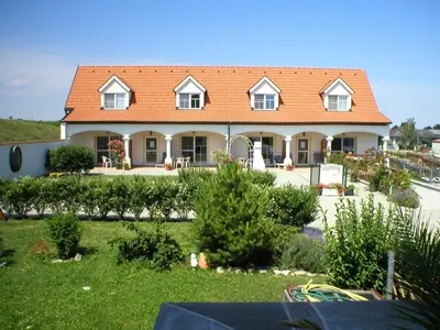 Ein Garten an der Unterkunft Appartementhaus Martina Schneeberger