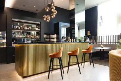 Lounge oder Bar in der Unterkunft Pannonia Tower