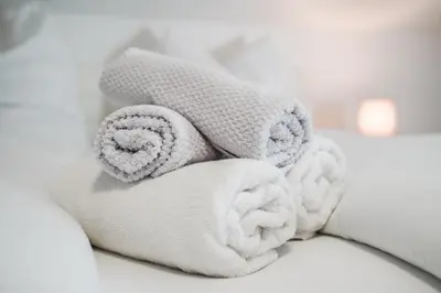Ein Bett oder Betten in einem Zimmer der Unterkunft Ferienhaus in Niederösterreich mit 3 Apartments mitten im Wald