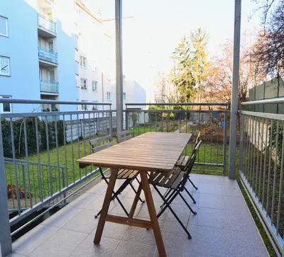 Ein Balkon oder eine Terrasse in der Unterkunft Perfect for Families and Mid-Term-Stays
