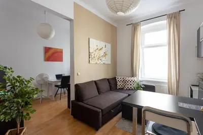Ein Sitzbereich in der Unterkunft NEW ShalalaLiving Vienna - Cosy Home Meidlinger Markt KG12