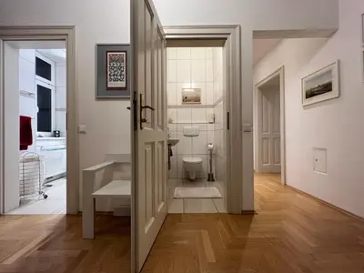 Ein Badezimmer in der Unterkunft Vienna Design Apartment by Rabe - kostenfreier Parkplatz & Netflix & Coffee-Bar - nahe Schloss Schönbrunn