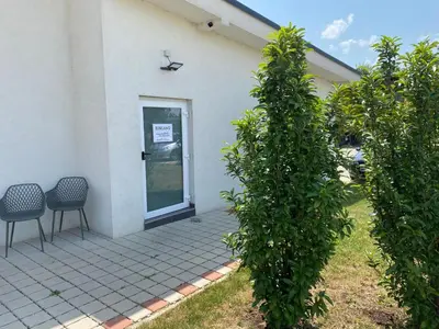 Ein Garten an der Unterkunft Gästezimmer Ödenburgerstraße