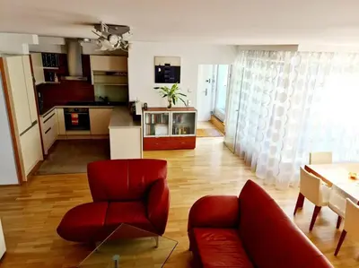 Küche/Küchenzeile in der Unterkunft luxury 4 bedroom roof apt with 3 balconies & view