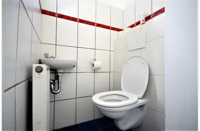 Ein Badezimmer in der Unterkunft Modern flat with 2 rooms, close to Schönbrunn