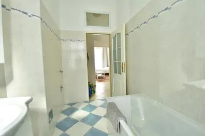 Ein Badezimmer in der Unterkunft UNIVERSUM APARTMENT 3