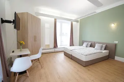 Ein Bett oder Betten in einem Zimmer der Unterkunft Dan In'n Out