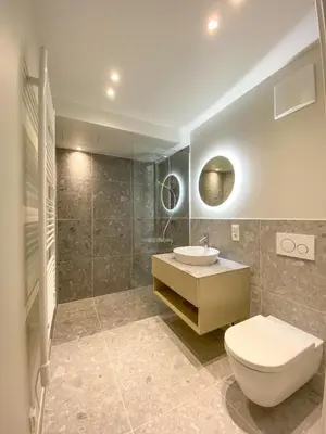 Ein Badezimmer in der Unterkunft Blackhome Wien I contactless check-in