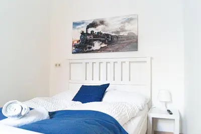 Ein Bett oder Betten in einem Zimmer der Unterkunft Pleasant 3 private rooms in shared Apartment- Ideal for short & Longstays