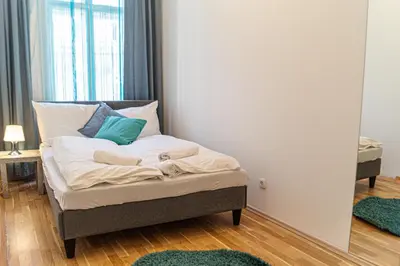 Ein Bett oder Betten in einem Zimmer der Unterkunft Pleasant 3 private rooms in shared Apartment- Ideal for short & Longstays