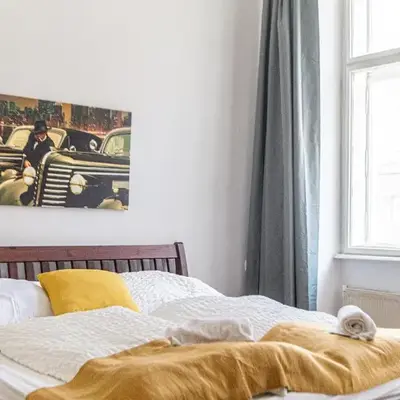 Modern 3BR Apt with LR near Wiener Stadthalle