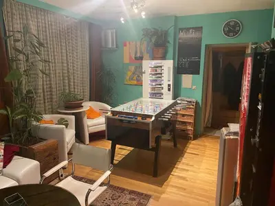 Ein Sitzbereich in der Unterkunft Suburb Hostel