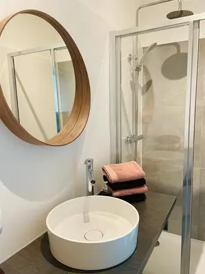 Ein Badezimmer in der Unterkunft K City Apartments Märzstraße